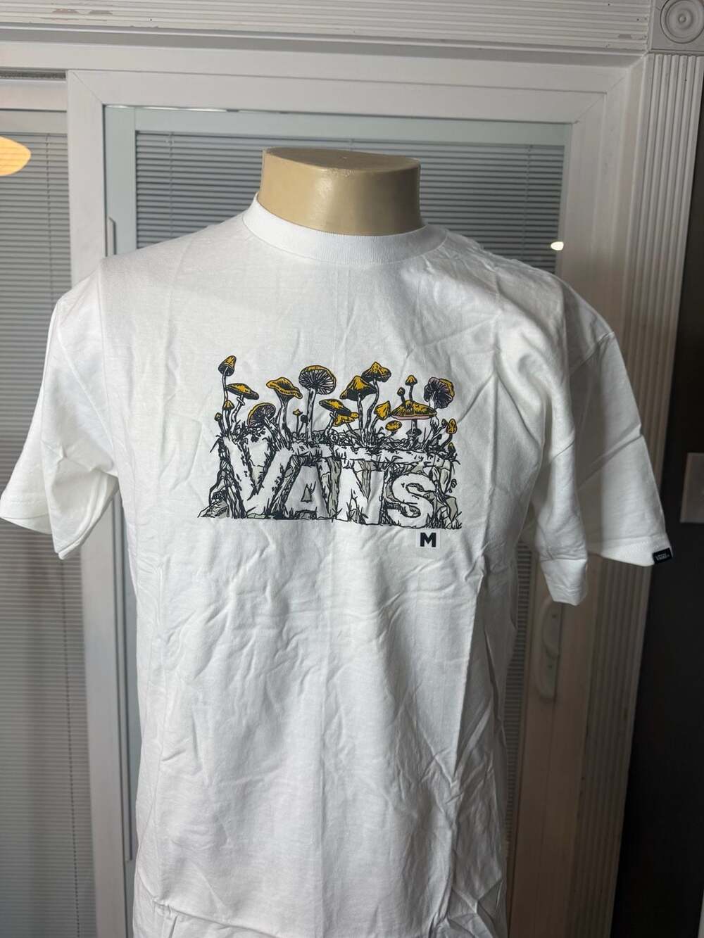 NWT Men’s Vans tee